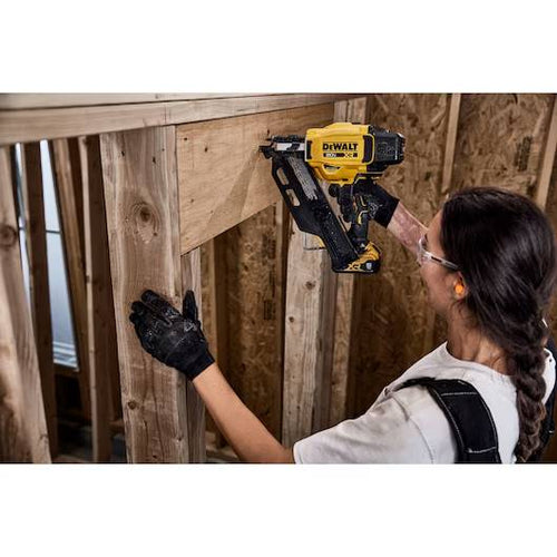 Dewalt DCN930P1 20V MAX* Brushless Cordless 30° Paper Tape Framing Nailer Kit