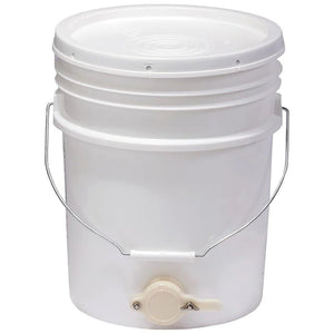LITTLE GIANT PLASTIC HONEY BUCKET
